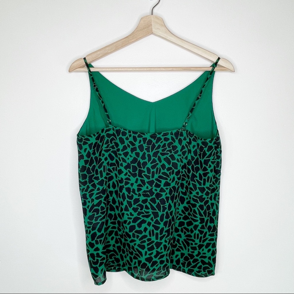Banana Republic V-neck Classic Camisole Green Black Pebble Print Tank Top Blouse - Picture 3 of 7